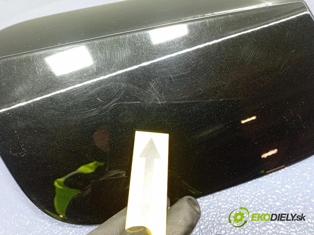 Audi SQ8 2022 Klapka nádrže paliva 4M8809907A