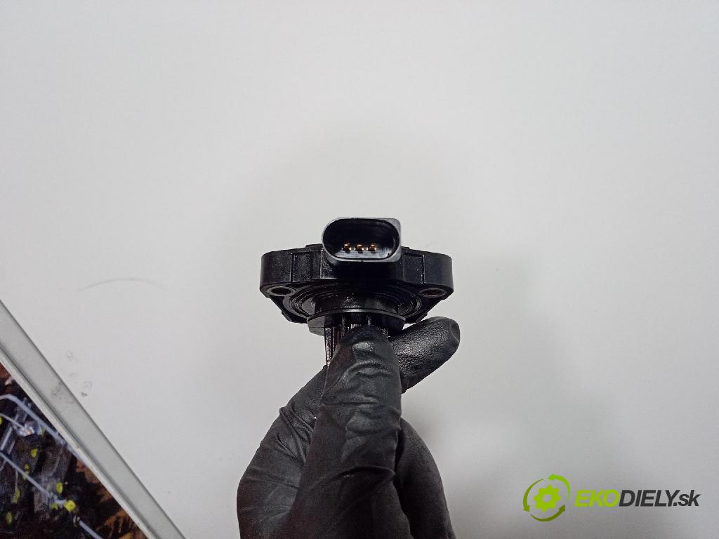 Vw Golf 2011 snímač 03C907660G