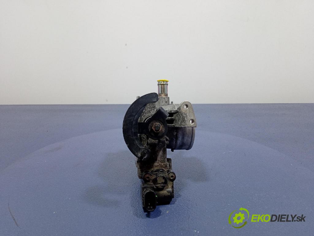 Toyota Avensis 2004 škrticí klapka 22210-0D130