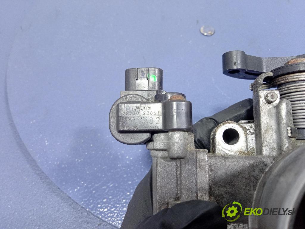 Toyota Avensis 2004 škrticí klapka 22210-0D130