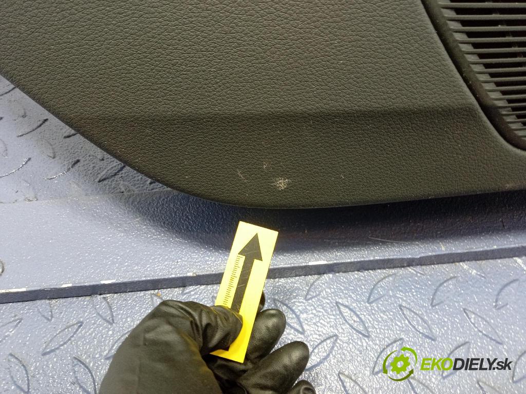 Audi SQ8 2022 Tapacír: dveře Zad: levá