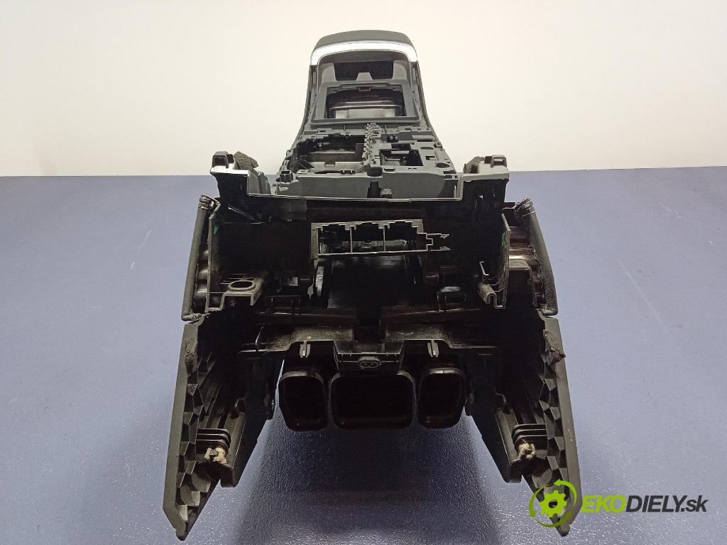 Audi SQ8 2022 Tunel: Střední: 4M8863244K