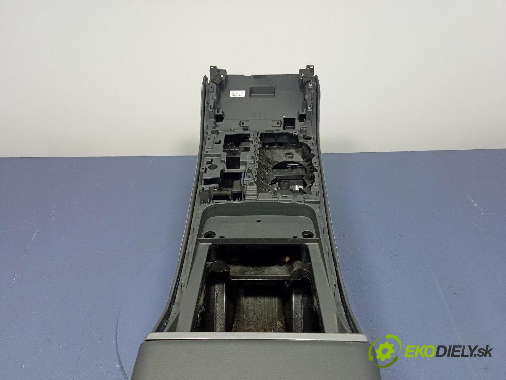 Audi SQ8 2022 Tunel: Střední: 4M8863244K