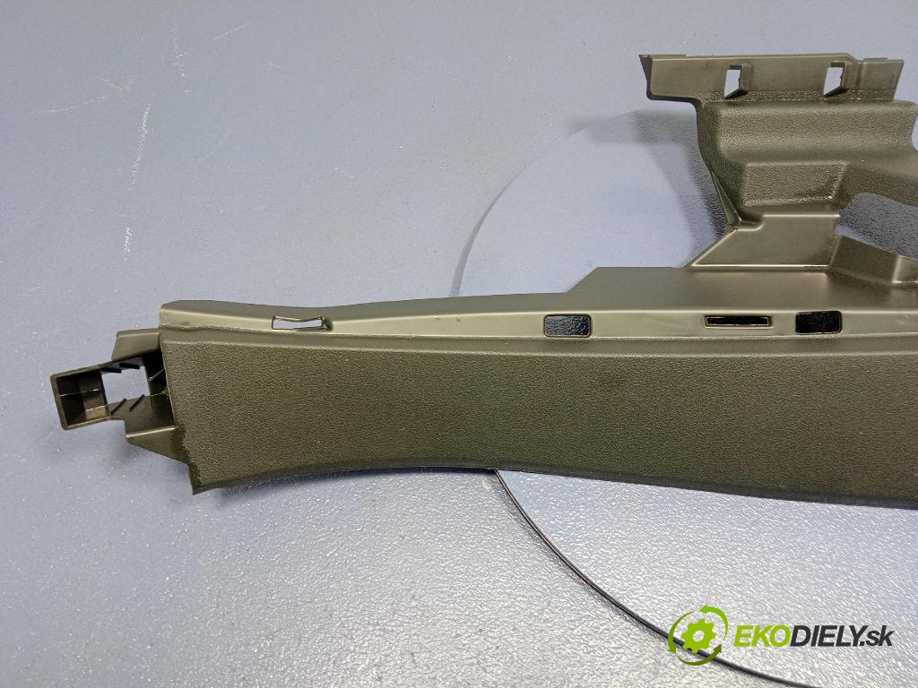 Audi SQ8 2022 kryt Plast: Interiéry: 4M8867768