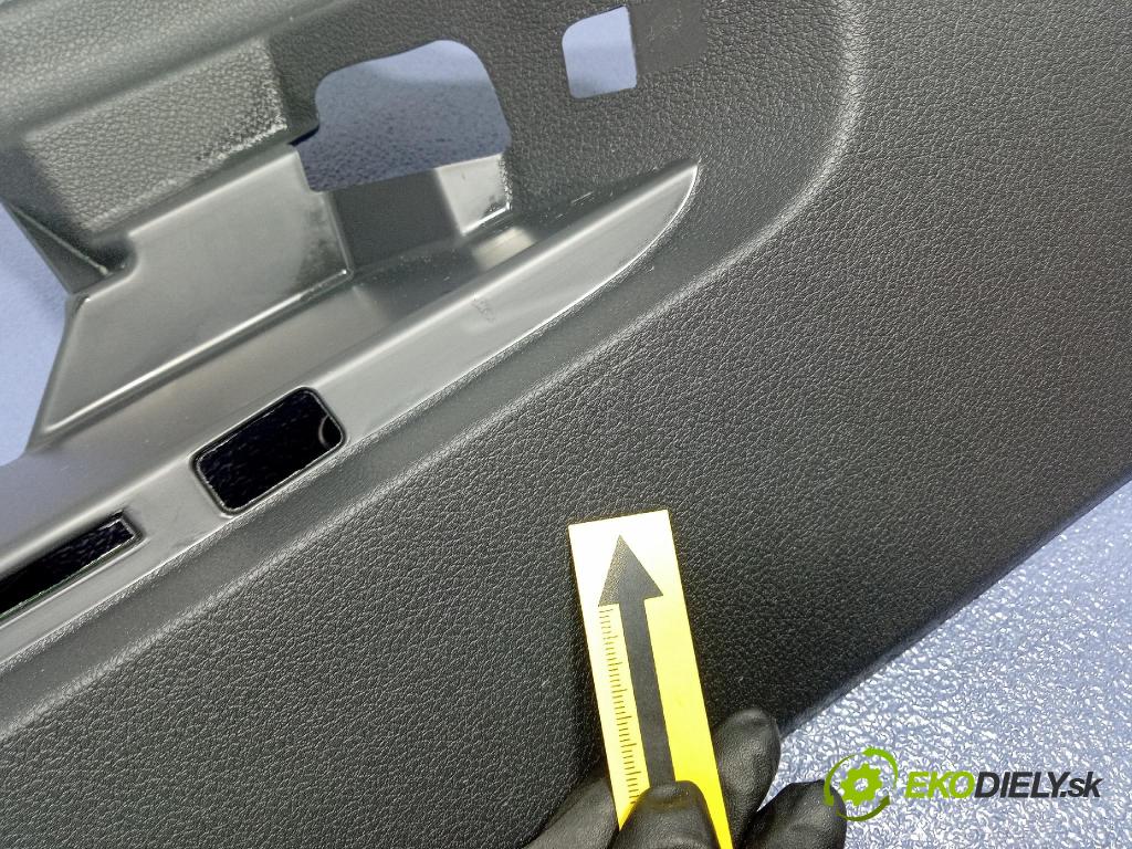 Audi SQ8 2022 kryt Plast: Interiéry: 4M8867768