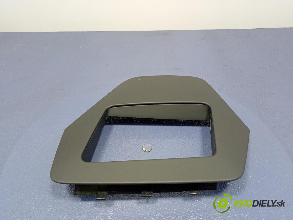 Audi SQ8 2022 kryt Plast: Interiéry: 4M8857161B