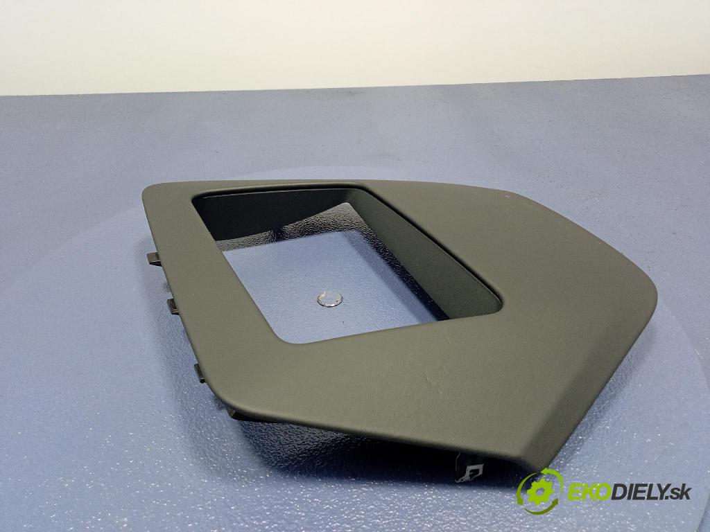 Audi SQ8 2022 kryt Plast: Interiéry: 4M8857161B