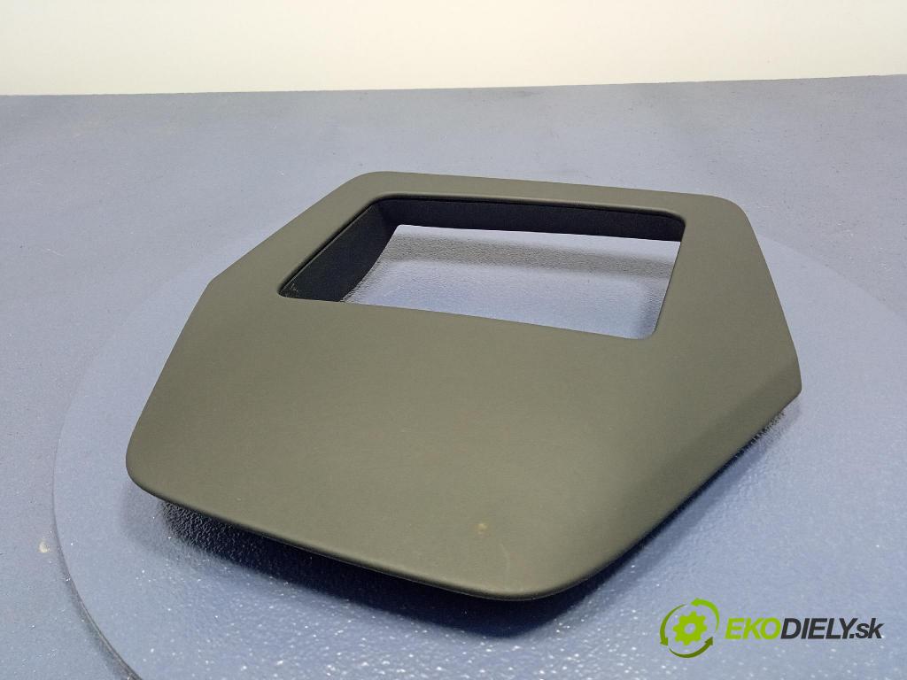 Audi SQ8 2022 kryt Plast: Interiéry: 4M8857161B