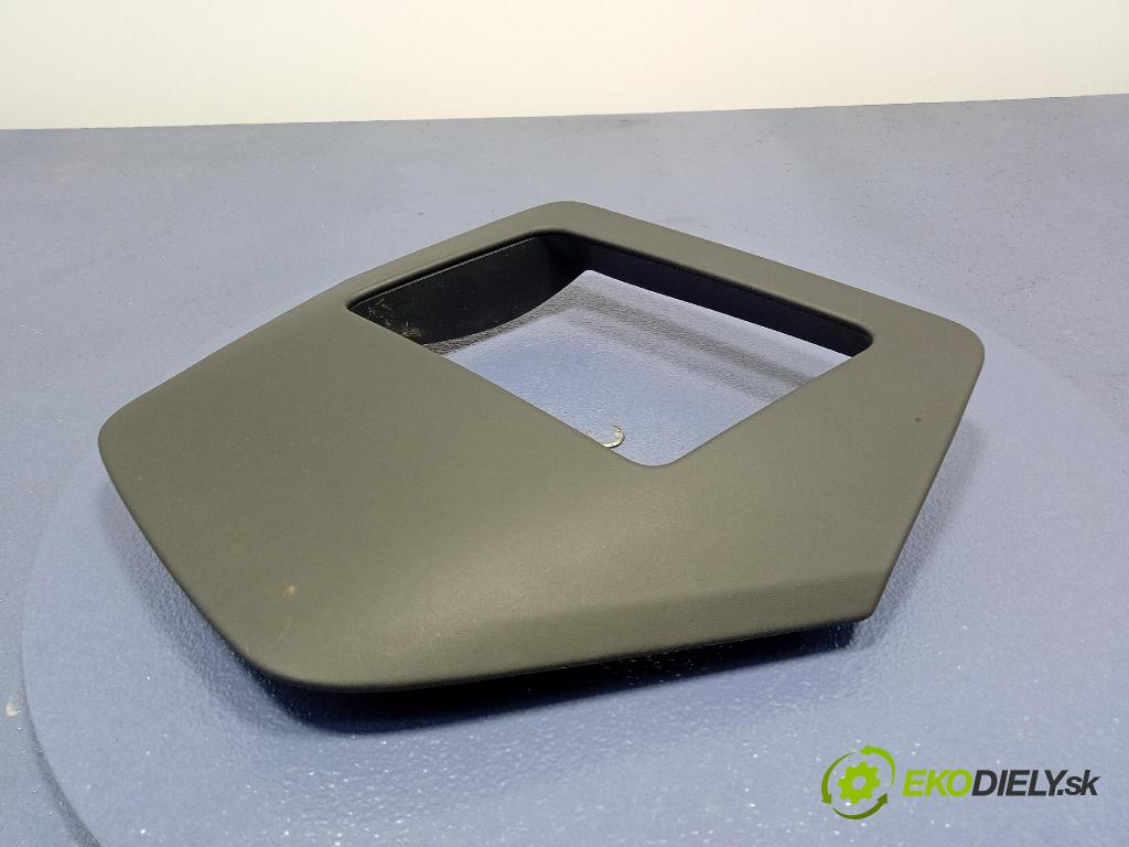 Audi SQ8 2022 kryt Plast: Interiéry: 4M8857161B