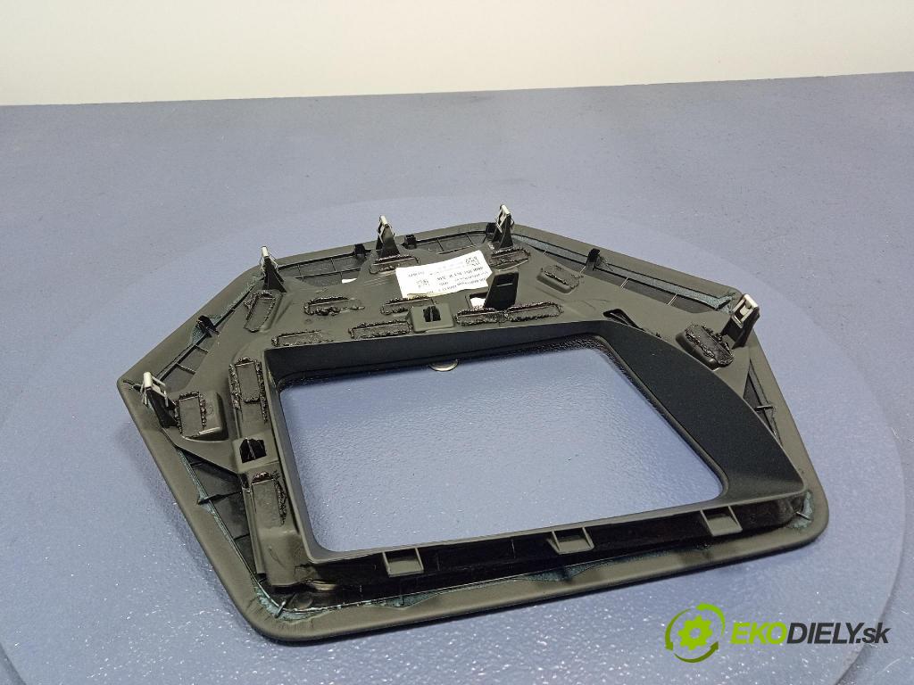 Audi SQ8 2022 kryt Plast: Interiéry: 4M8857161B