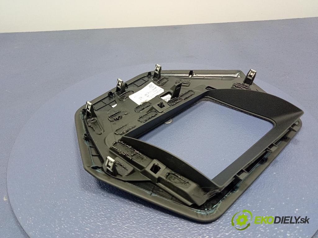 Audi SQ8 2022 kryt Plast: Interiéry: 4M8857161B