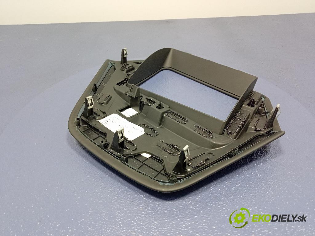 Audi SQ8 2022 kryt Plast: Interiéry: 4M8857161B