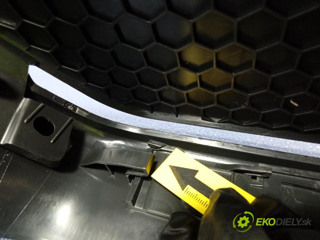 Audi SQ8 2022 kryt Plast: Interiéry: 4M8868605