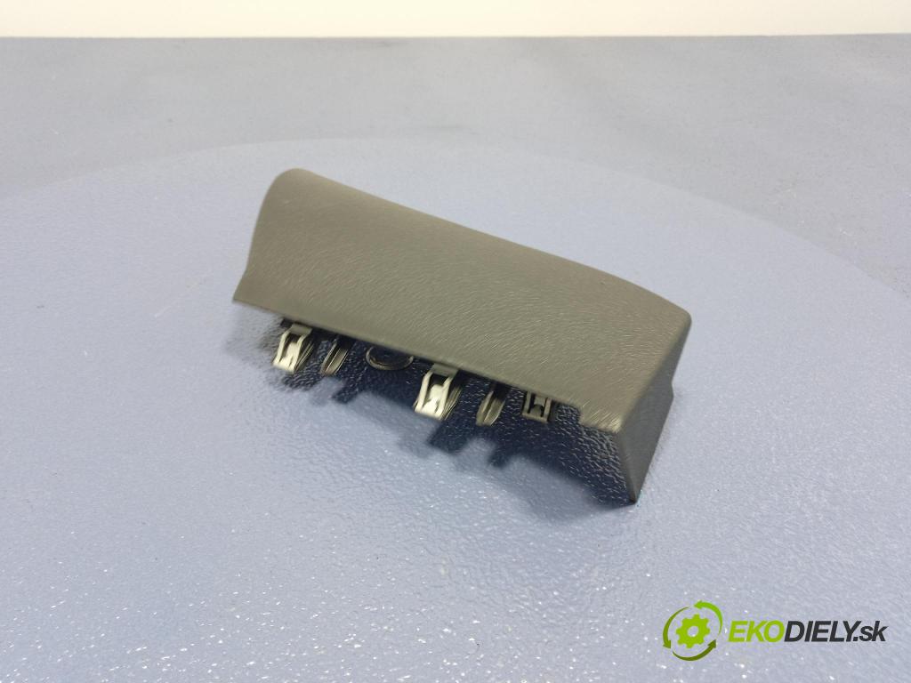 Audi SQ8 2022 kryt Plast: Interiéry: 4M8863280