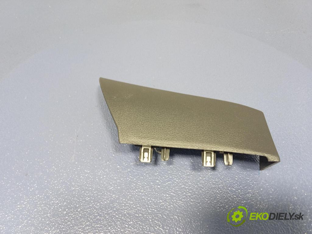 Audi SQ8 2022 kryt Plast: Interiéry: 4M8863280