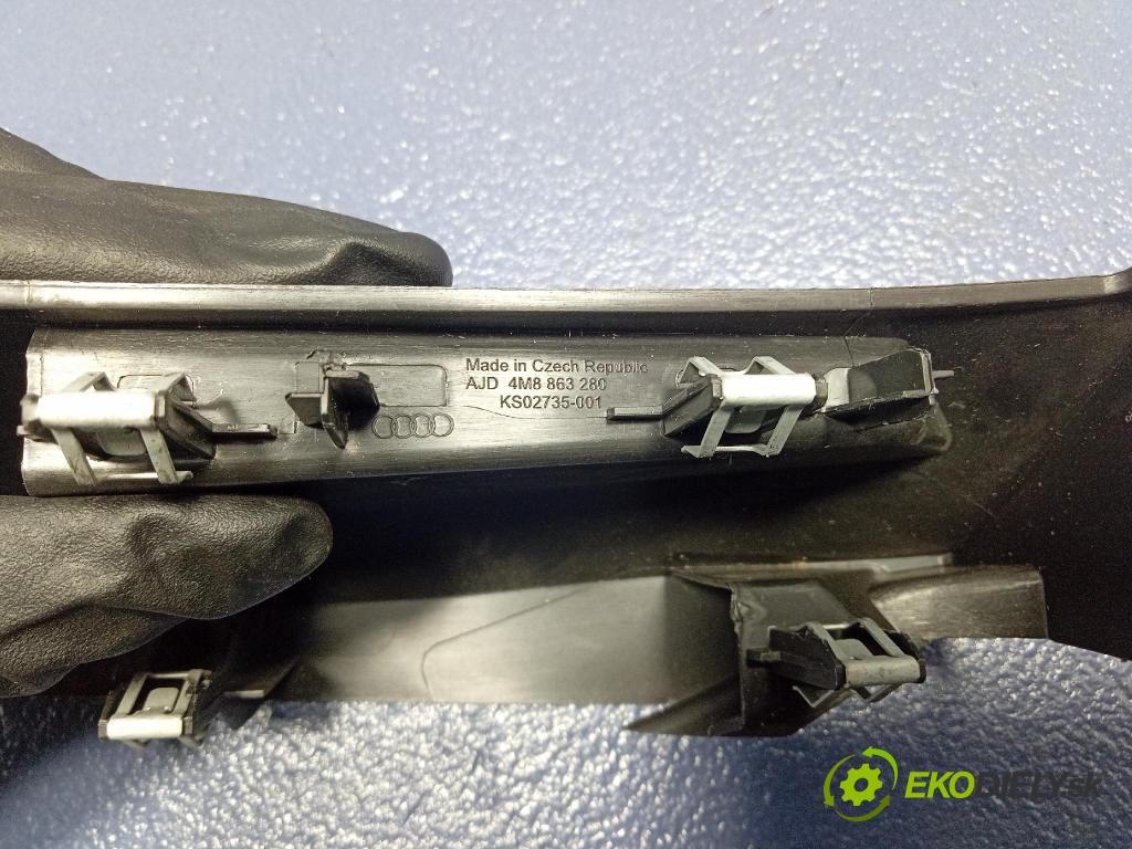 Audi SQ8 2022 kryt Plast: Interiéry: 4M8863280