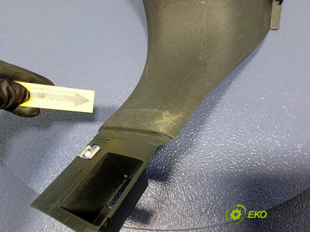 Audi SQ8 2022 kryt Plast: Interiéry: 4M1867271C