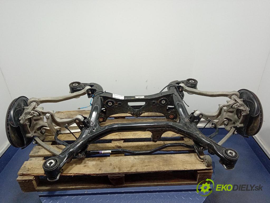 Audi SQ8 2022 výztuha Pozastavenia: Zad: 4M0500025