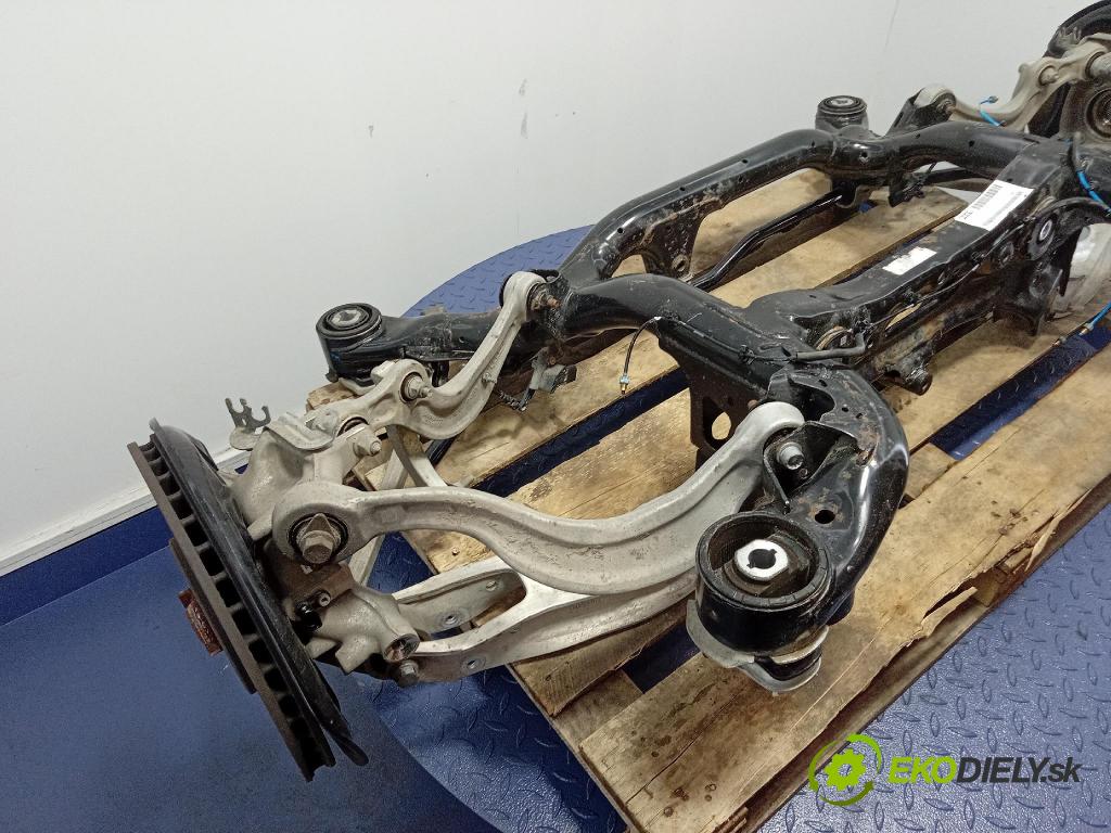 Audi SQ8 2022 výztuha Pozastavenia: Zad: 4M0500025