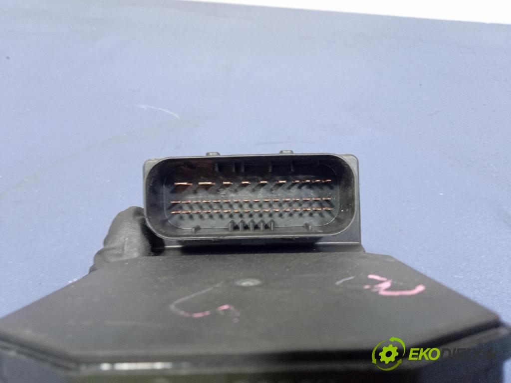 Vw Passat 2002 čerpadlo ABS x 4B0614517G