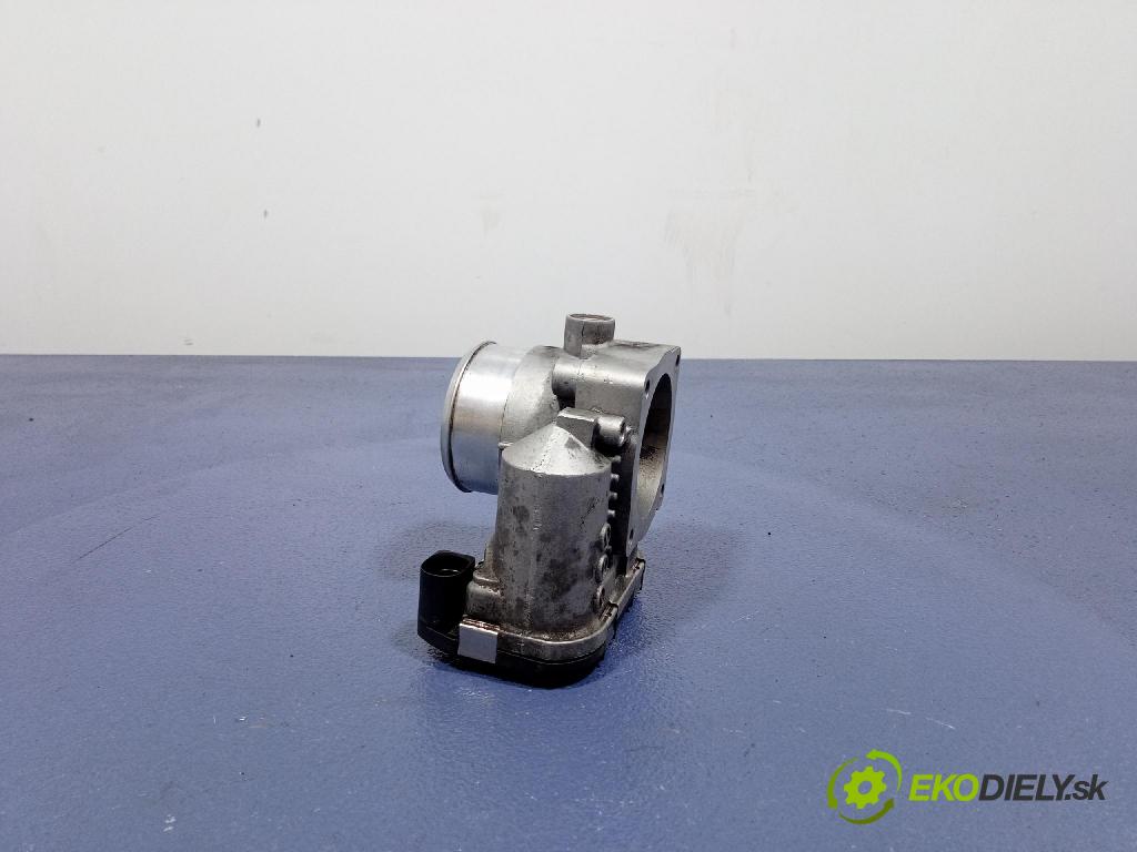 Vw Passat 2002 škrticí klapka 06B133062M