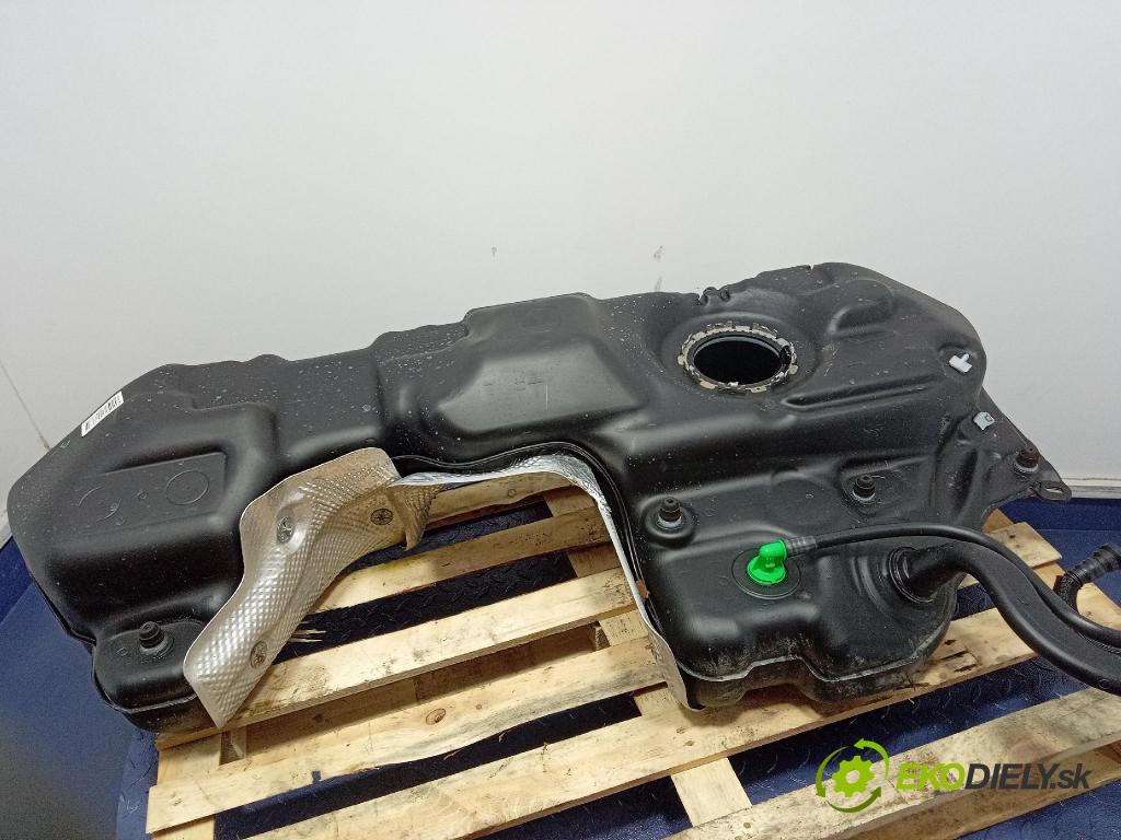 Audi SQ8 2022 Nádrž: Paliva: 4M0201021GL