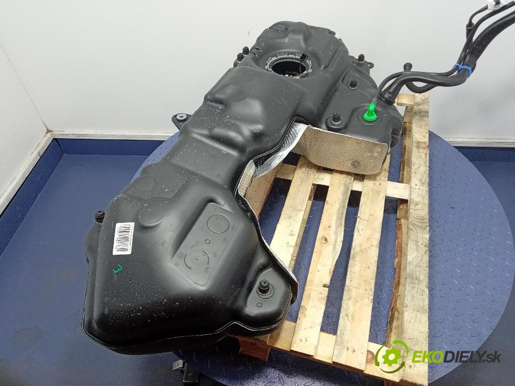 Audi SQ8 2022 Nádrž: Paliva: 4M0201021GL