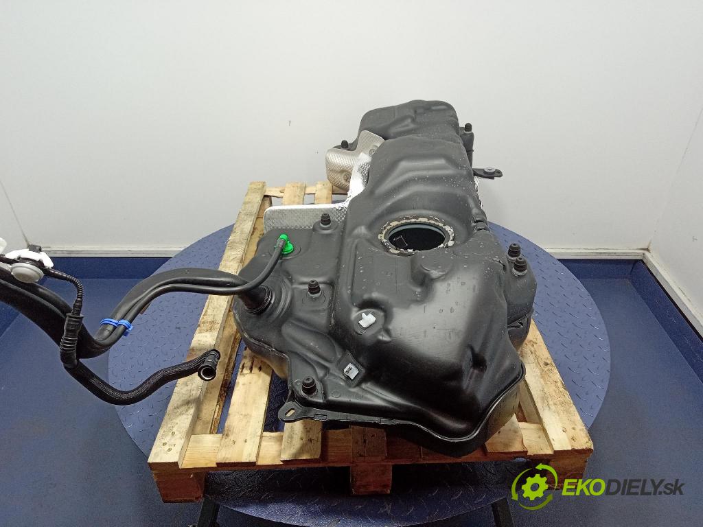 Audi SQ8 2022 Nádrž: Paliva: 4M0201021GL