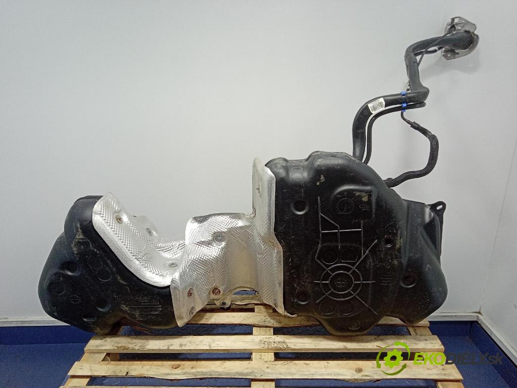 Audi SQ8 2022 Nádrž: Paliva: 4M0201021GL