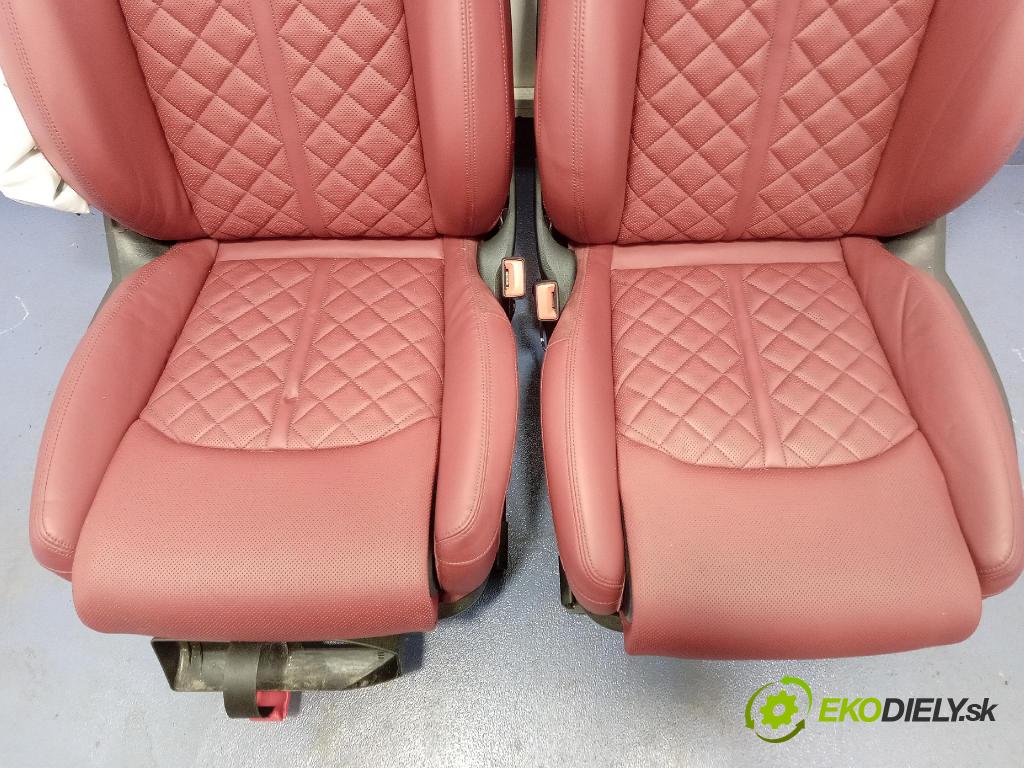 Audi SQ8 2022 sedačke: Soubor.