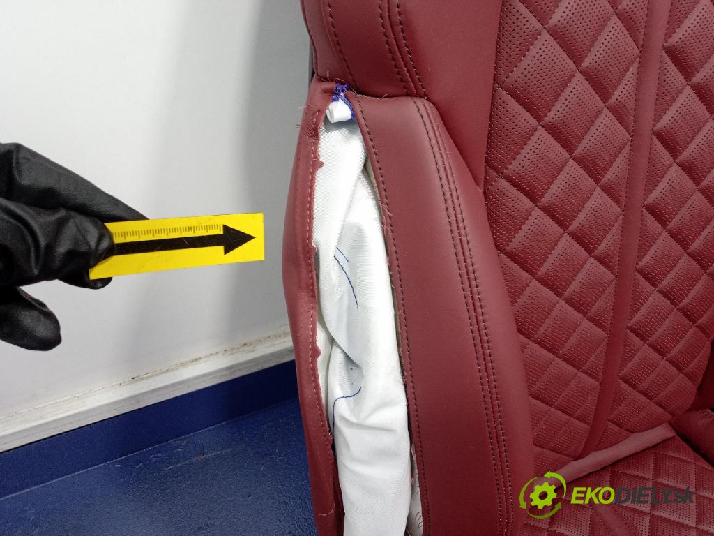 Audi SQ8 2022 sedačke: Soubor.