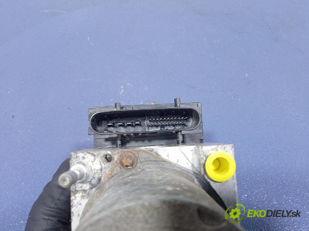 Toyota Avensis 2004 čerpadlo ABS x 44510-05042