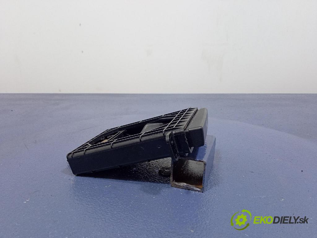 Toyota Avensis 2004 kastlík MT3509