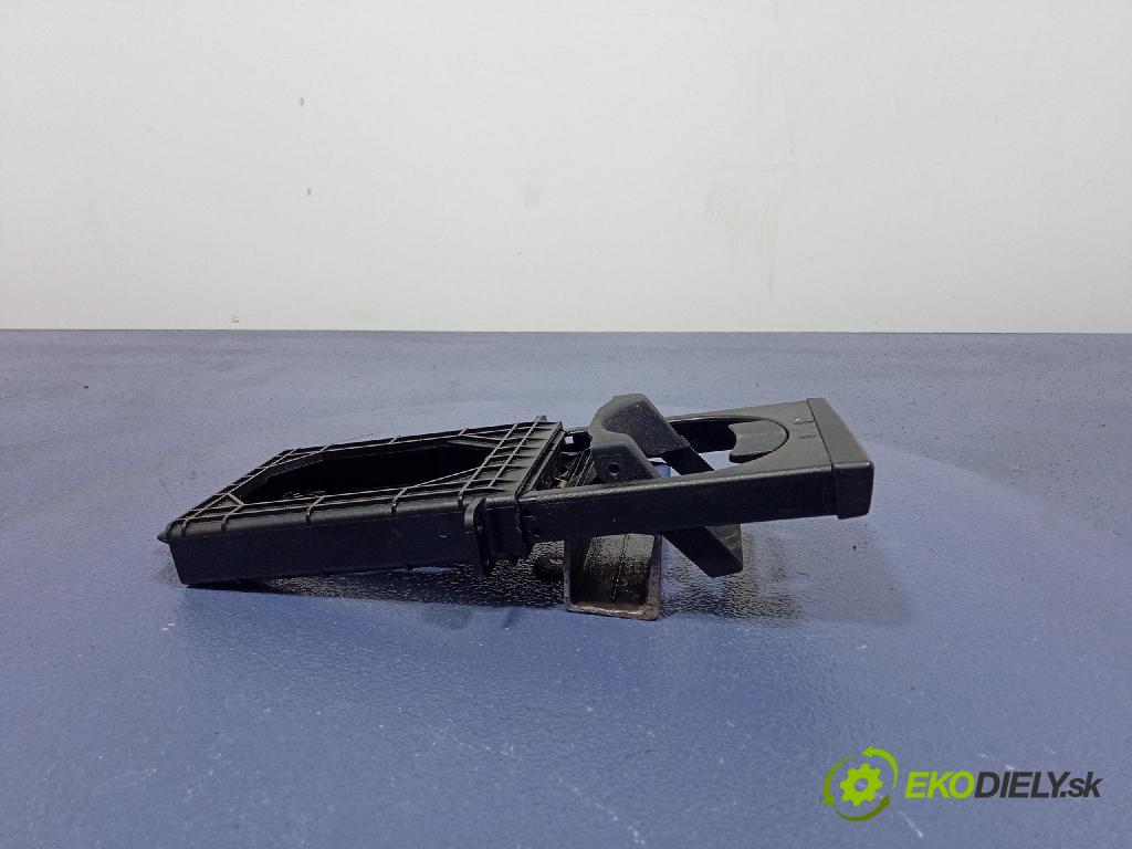 Toyota Avensis 2004 kastlík MT3509