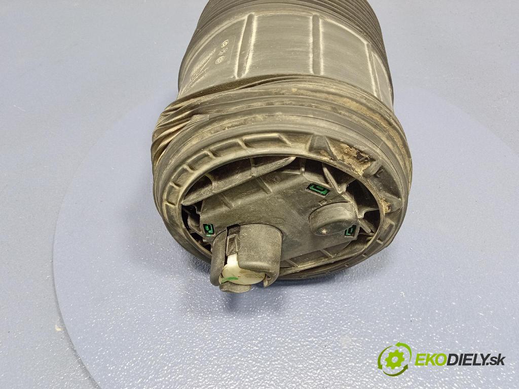 Audi SQ8 2022 tlumič Zad: pravy 4M0616002A