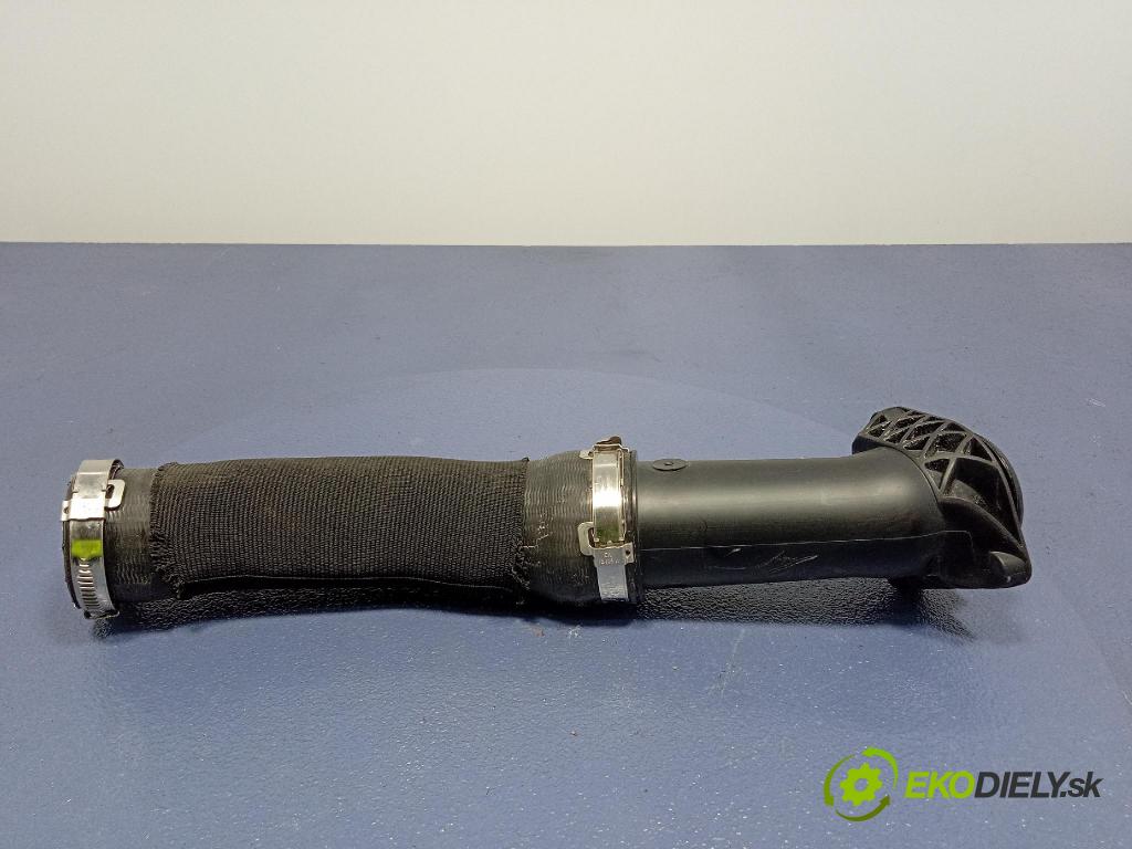 Audi SQ8 2022 trubka Vzduch: 4M0145955G