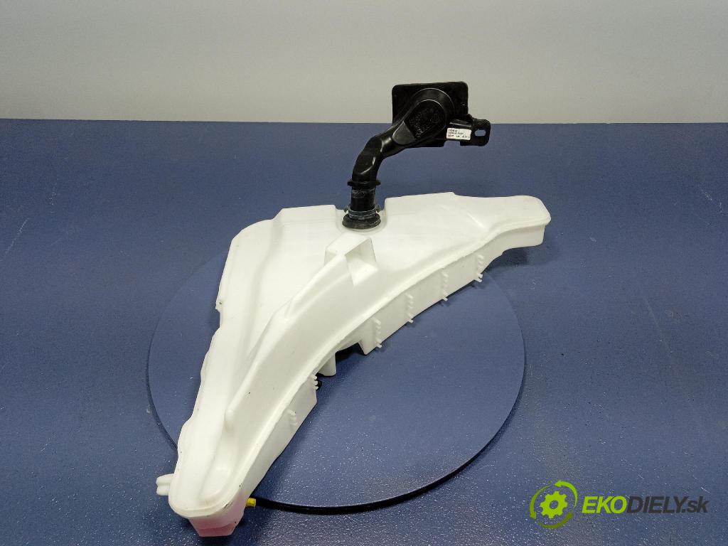 Audi SQ8 2022 nádržka Podložka: 4M0955448B