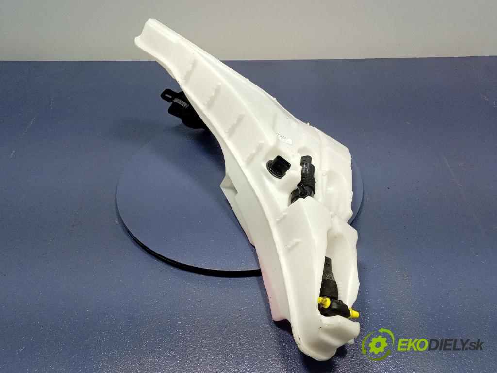 Audi SQ8 2022 nádržka Podložka: 4M0955448B