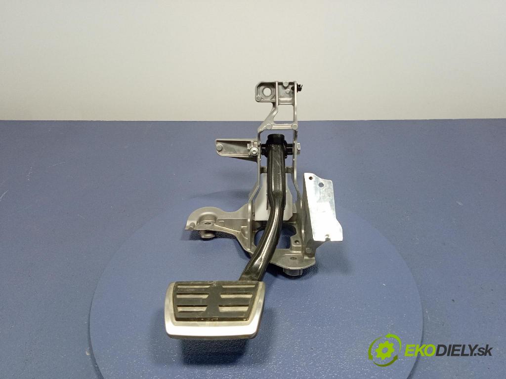 Audi SQ8 2022 pedály 4M1723117F