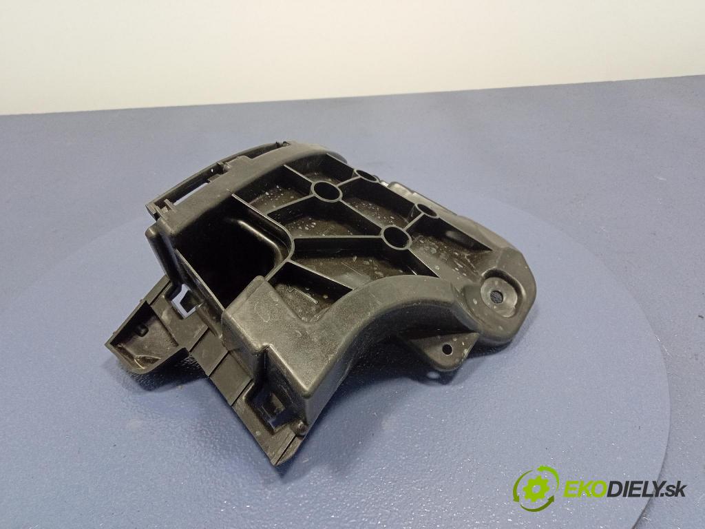 Audi SQ8 2022 Upevnenie: narazník 4M8807394