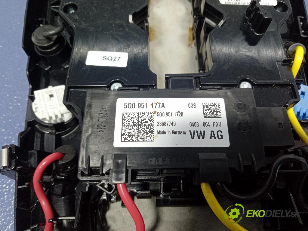 Audi SQ8 2022 Svietidlá: Vnútri: 4K0947135AE