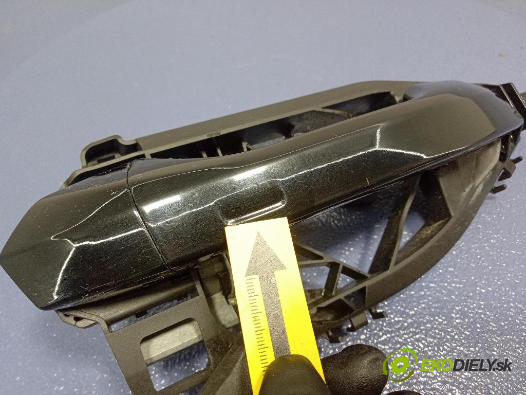 Audi SQ8 2022 rukoväť Predné Prava: 4M8837206B