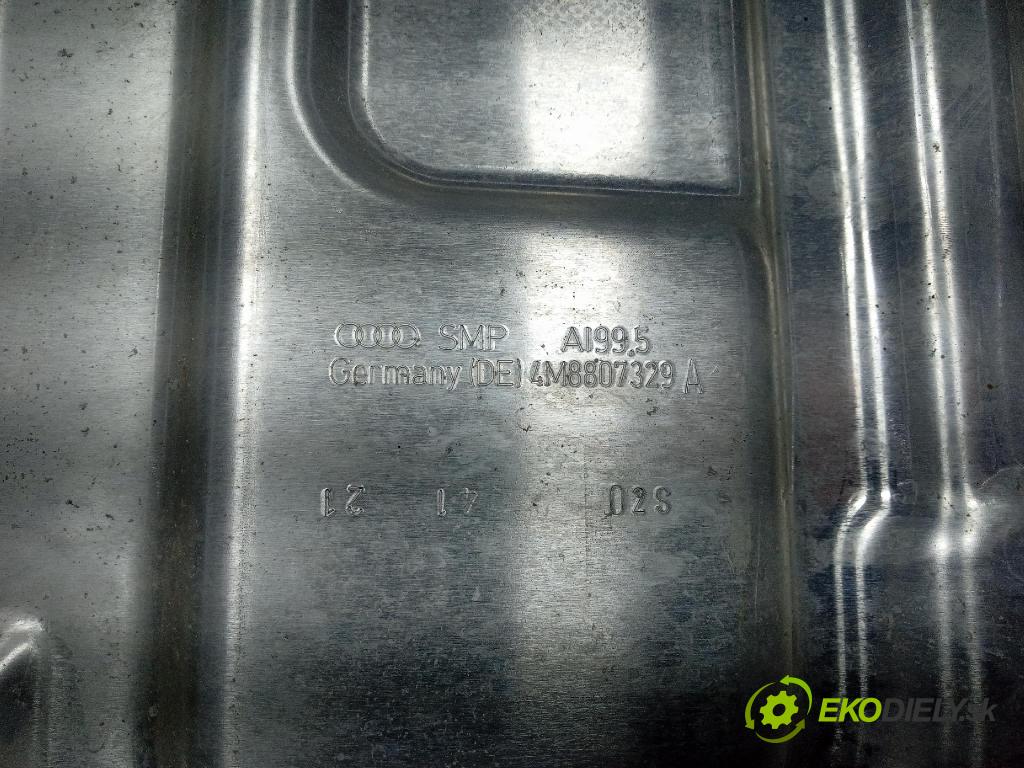 Audi SQ8 2022 výstuha narazník zad 4M8807329A