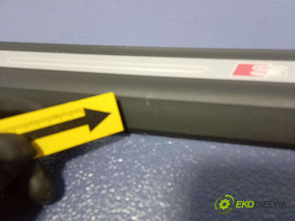 Audi SQ8 2022 lišta Práh: 4M8947405A