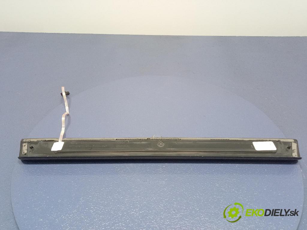 Audi SQ8 2022 lišta Práh: 4M8947405A