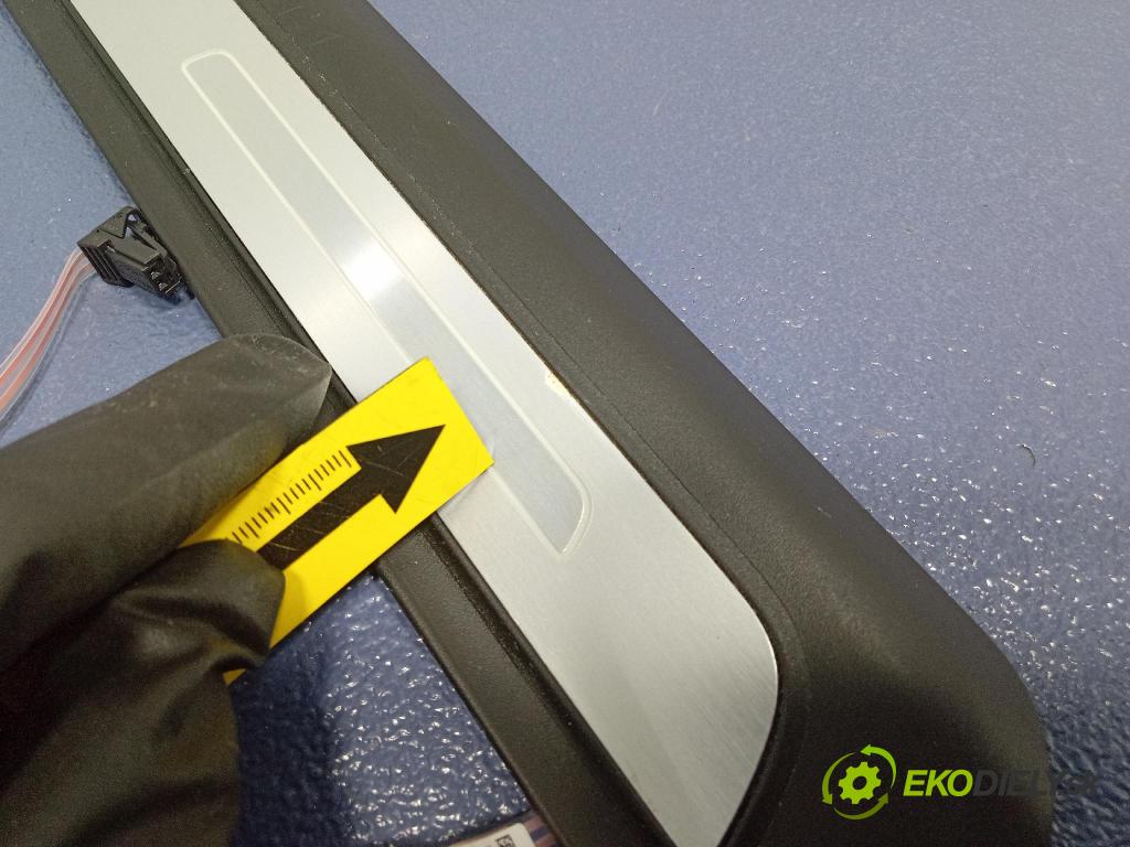 Audi SQ8 2022 lišta Práh: 4M0947417