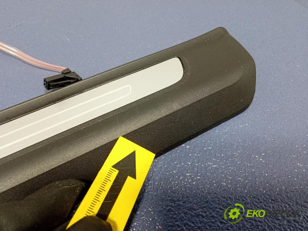 Audi SQ8 2022 lišta Práh: 4M0947417