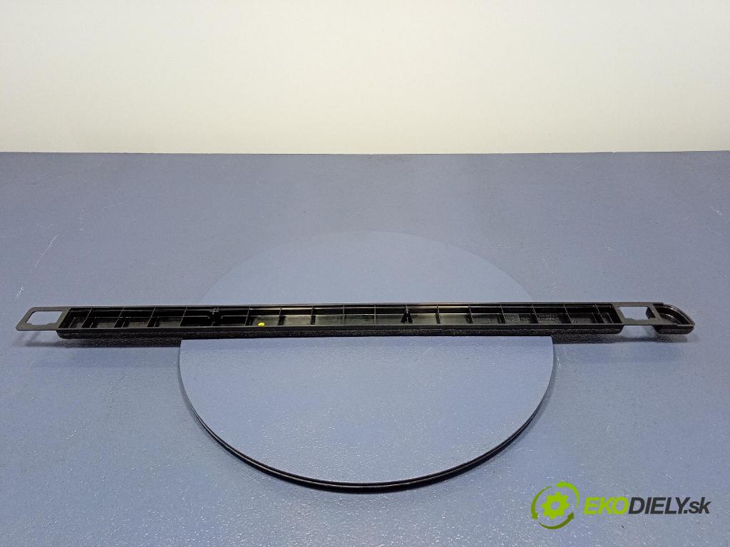 Audi SQ8 2022 lišta kufra: 4M8863527B