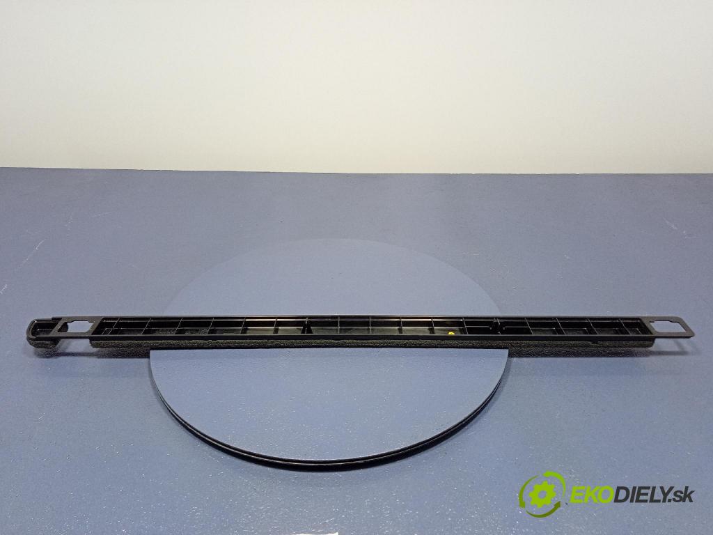 Audi SQ8 2022 lišta kufra: 4M8863527B