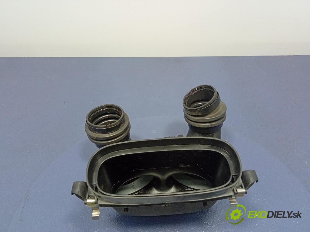 Audi SQ8 2022 Prívod: Vzduch: 06M129684H